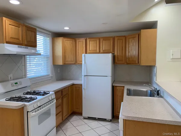 $2,900 | 51 Schneider Avenue, Unit 2A, Highland Falls, NY 10928