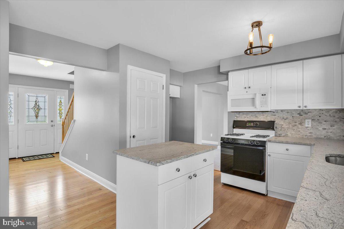 6 Redbud Drive Sicklerville, NJ 08081 - Photo 7 of 27 Kitchen