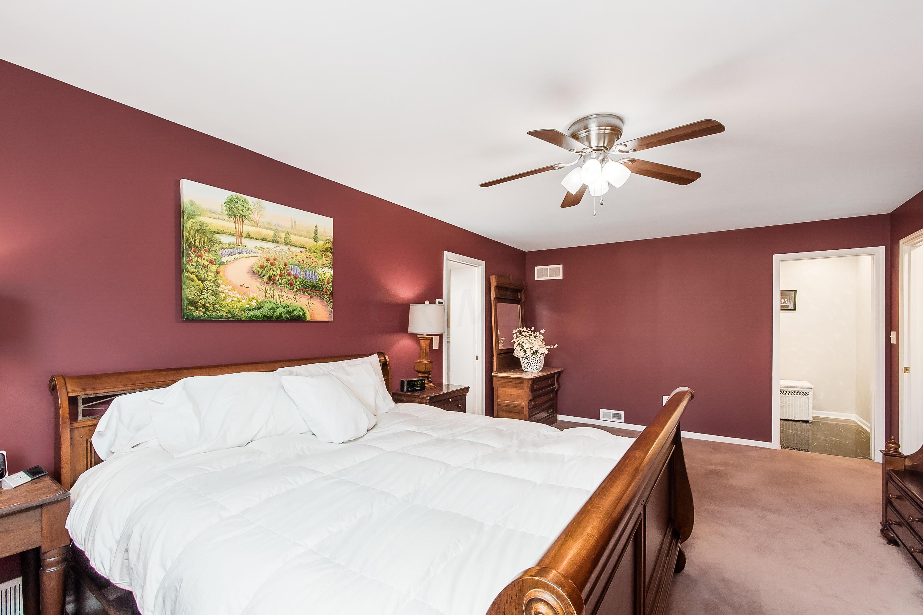 4088 Longhill Road Columbus, OH 43220 - Photo 26 of 50