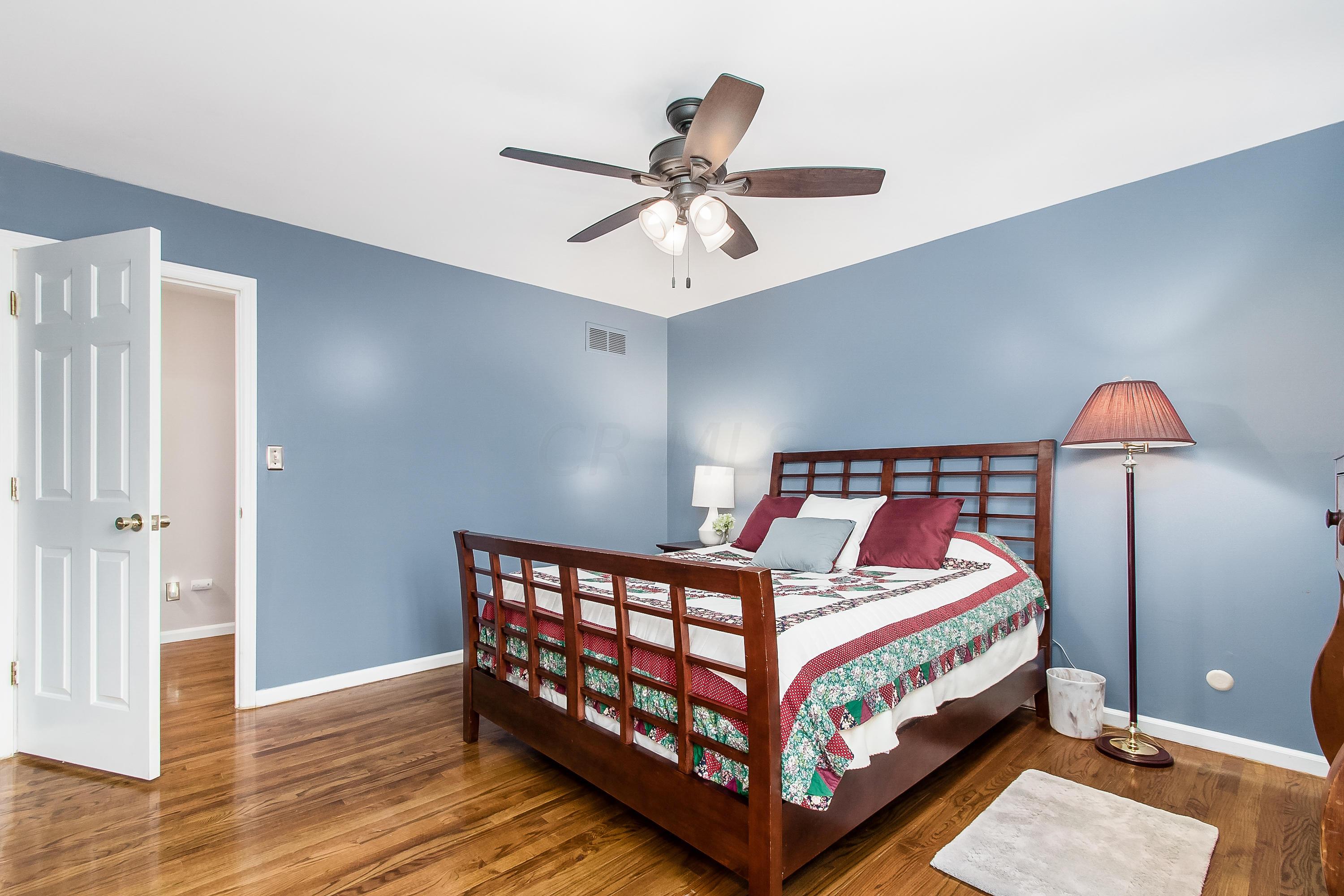 4088 Longhill Road Columbus, OH 43220 - Photo 33 of 50