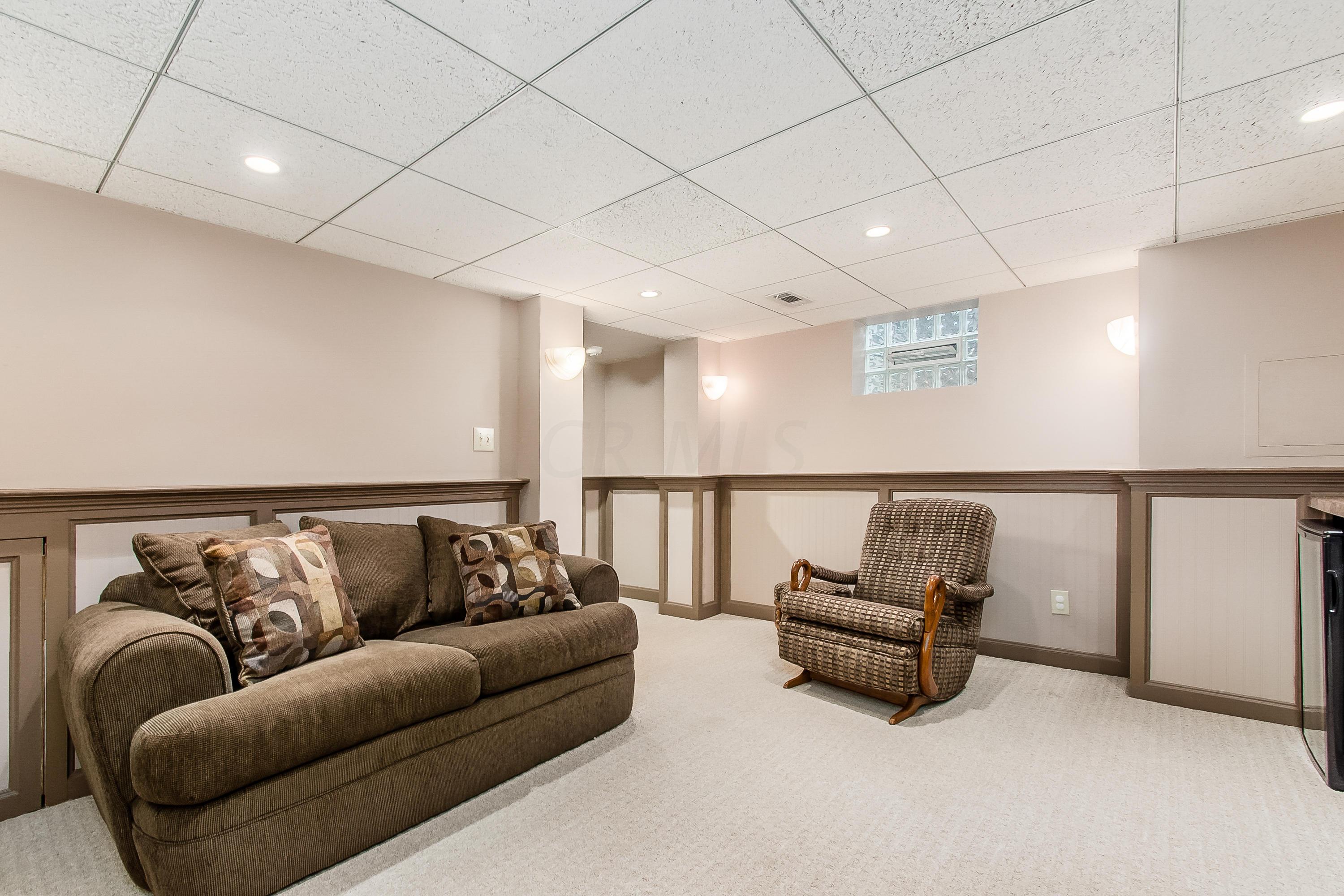 4088 Longhill Road Columbus, OH 43220 - Photo 40 of 50