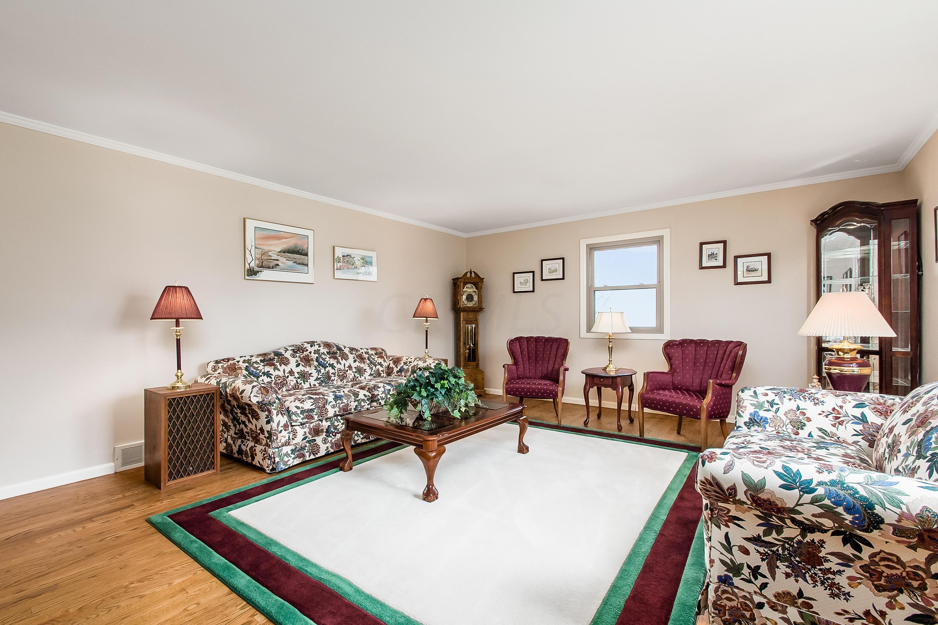 4088 Longhill Road Columbus, OH 43220 - Photo 4 of 50