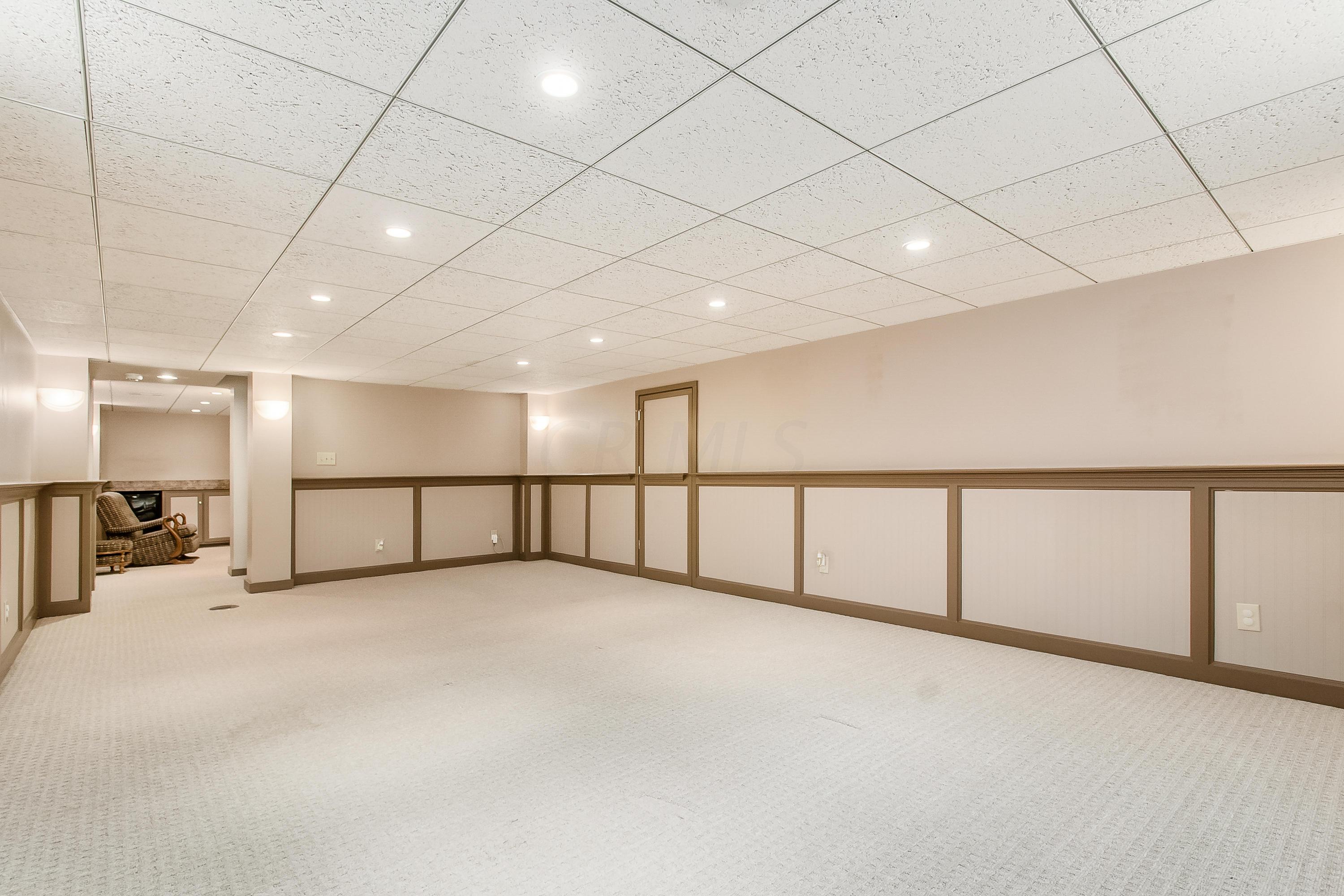 4088 Longhill Road Columbus, OH 43220 - Photo 42 of 50