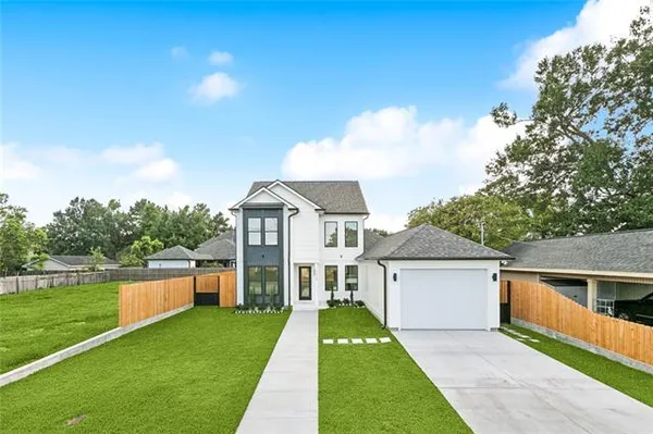 $750,000 | 10526 Phelps Street, River Ridge, LA 70123