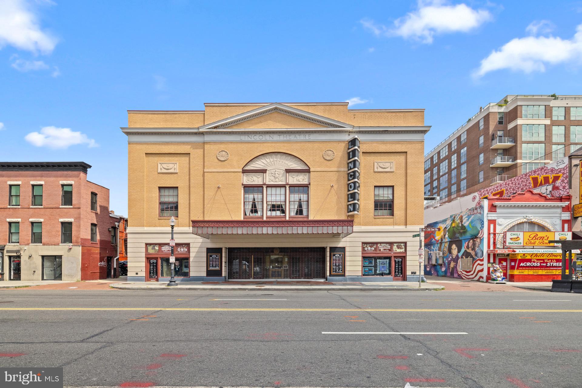 2001 16th Street Northwest, Unit 404 Washington, DC 20009 - Photo 15 of 17 a view of a large building