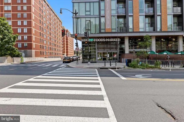 $2,450 | 2001 16th Street Northwest, Unit 404, Washington, DC 20009