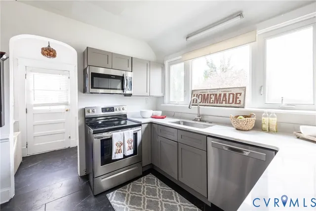 $325,000 | 806 Appomattox Street, Hopewell, VA 23860