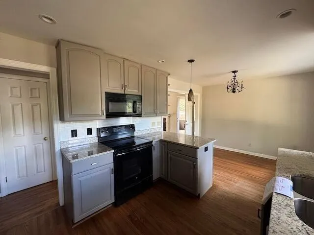 $192,000 | 329 West Railroad Avenue, Batesburg-Leesville, SC 29006