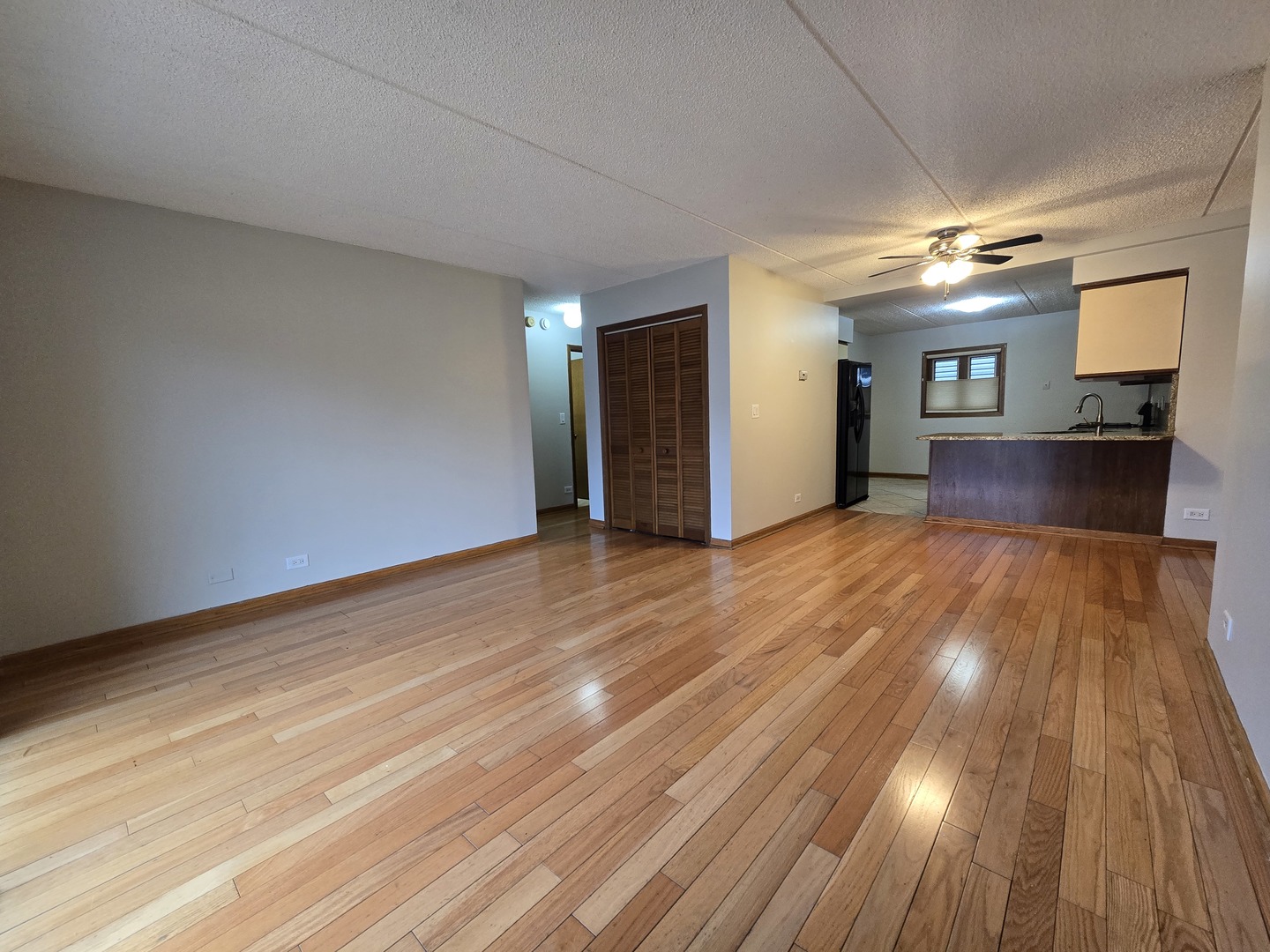 6824 16th Street, Unit 1W Berwyn, IL 60402 - Photo 2 of 14
