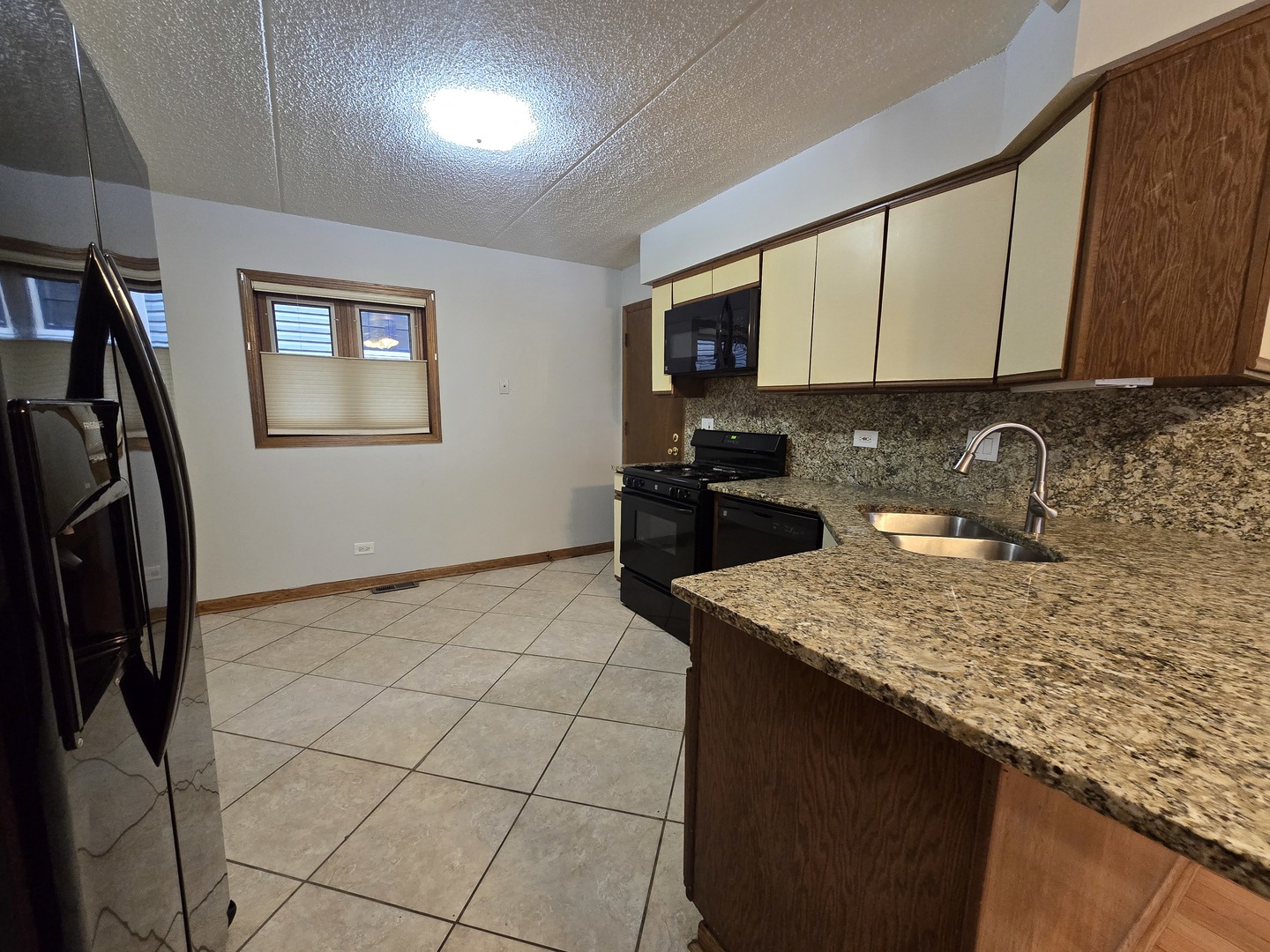 6824 16th Street, Unit 1W Berwyn, IL 60402 - Photo 5 of 14