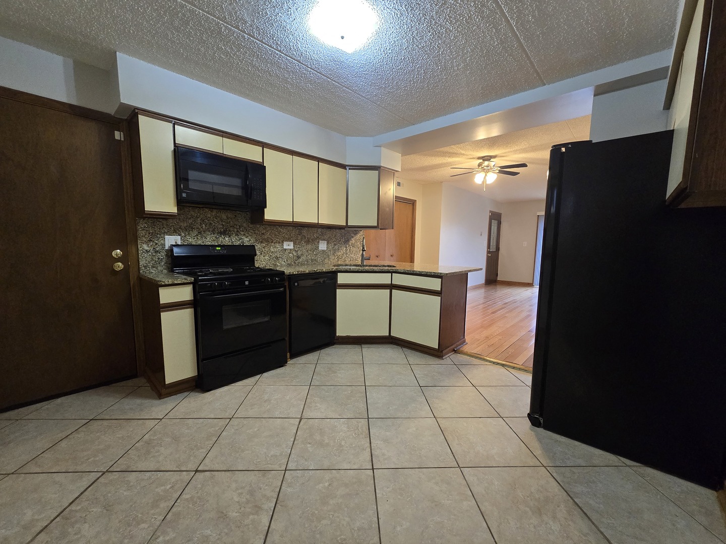 6824 16th Street, Unit 1W Berwyn, IL 60402 - Photo 6 of 14