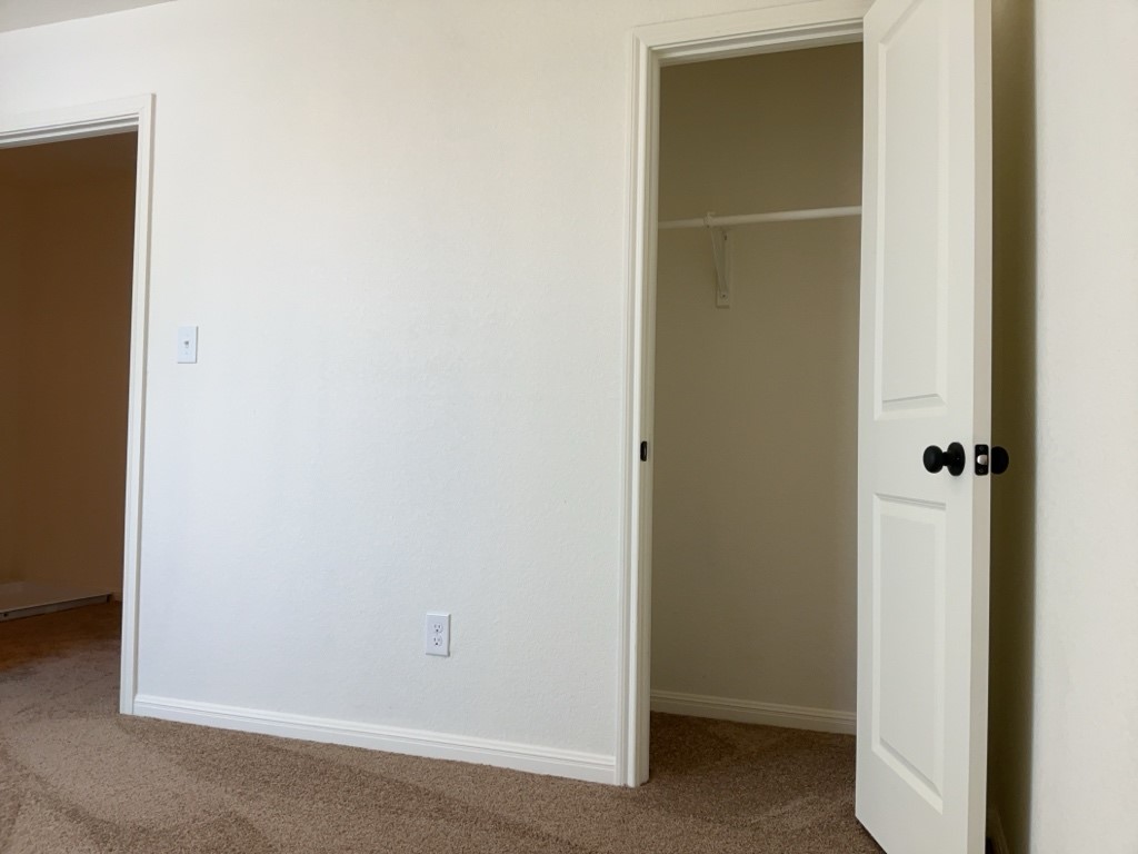 2002 West 2nd Street, Unit 1002 Taylor, TX 76574 - Photo 9 of 15 a view of an entryway
