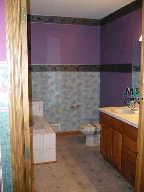 6062 Imlay City Road Imlay City, MI 48444 - Photo 9 of 12 595096-8.JPG