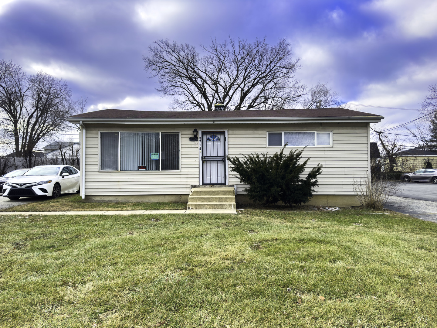 8724 South Roberts Road Hickory Hills, IL 60457 - Photo 1 of 7 Gallery Image 1