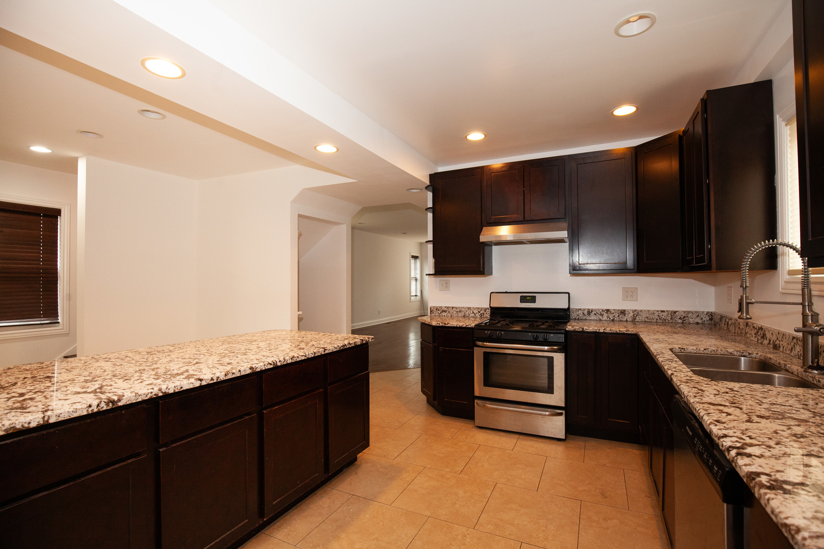 6828 30th Place Berwyn, IL 60402 - Photo 9 of 26