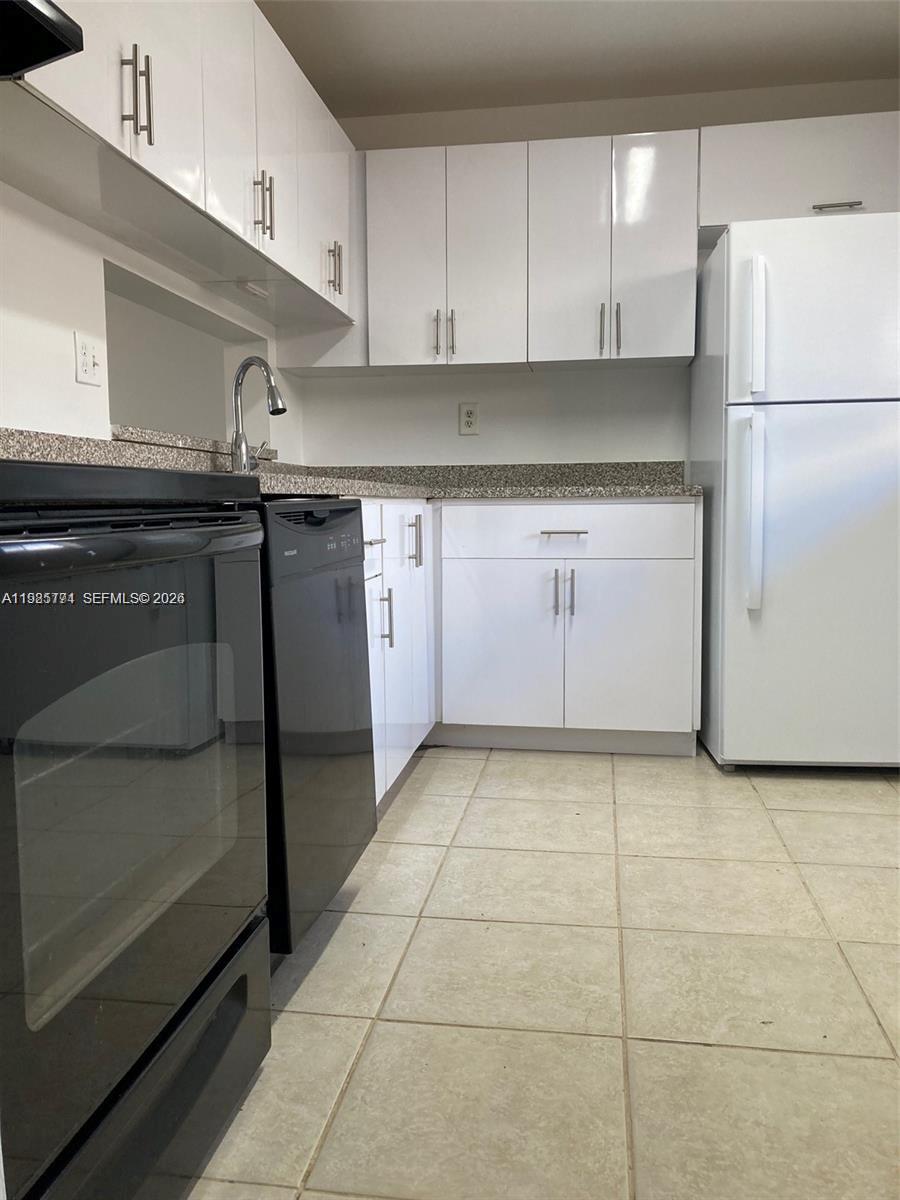 8420 Southwest 133rd Avenue Road, Unit 422 Miami, FL 33183 - Photo 2 of 35