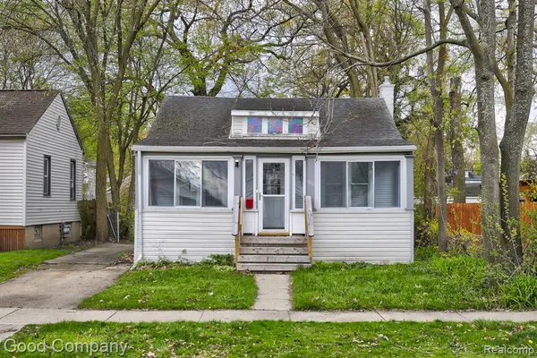 $1,740 | 610 East Lewiston Avenue, Ferndale, MI 48220