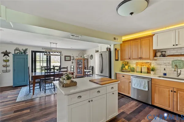 $883,500 | 562 Bobcat Lane, Little Plymouth, VA 23091