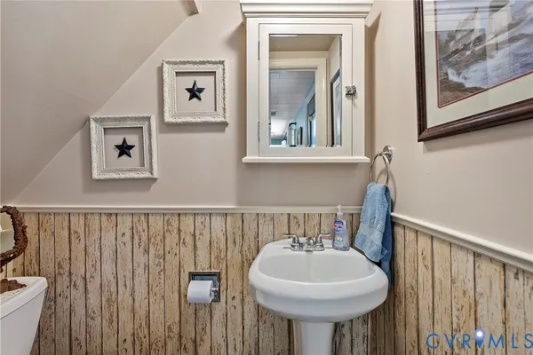 $883,500 | 562 Bobcat Lane, Little Plymouth, VA 23091