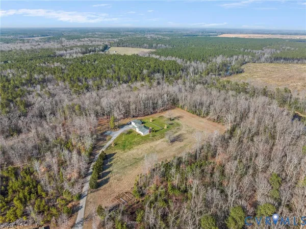 $883,500 | 562 Bobcat Lane, Little Plymouth, VA 23091