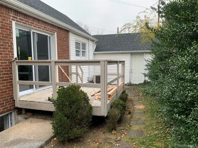 $749,000 | 700 Tulip Avenue, Floral Park, NY 11001