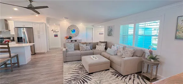 $839,500 | 11 Palmview Boulevard, Fort Myers Beach, FL 33931