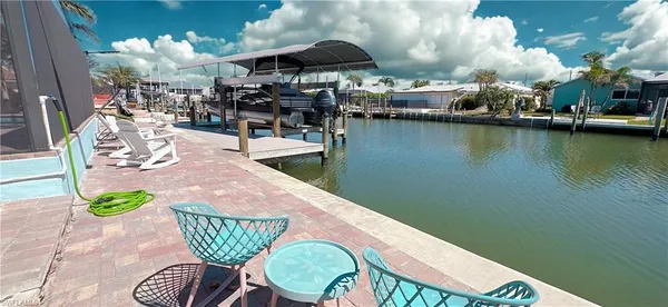 $839,500 | 11 Palmview Boulevard, Fort Myers Beach, FL 33931