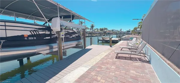 $839,500 | 11 Palmview Boulevard, Fort Myers Beach, FL 33931