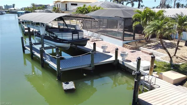 $839,500 | 11 Palmview Boulevard, Fort Myers Beach, FL 33931