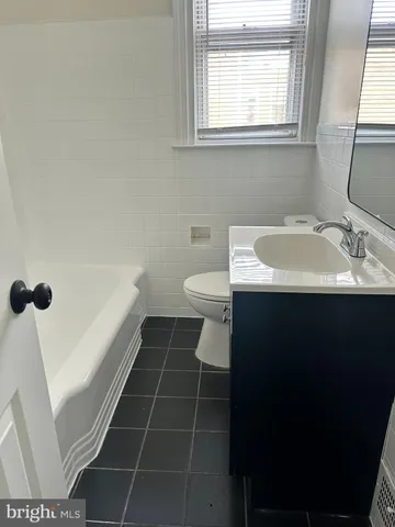 $1,200 | 2016 Carver Street, Unit 2, Philadelphia, PA 19124