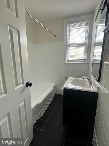 $1,200 | 2016 Carver Street, Unit 2, Philadelphia, PA 19124