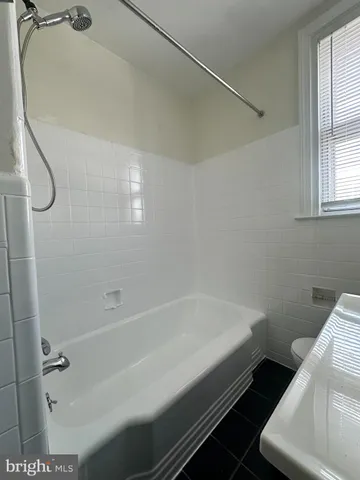 $1,200 | 2016 Carver Street, Unit 2, Philadelphia, PA 19124