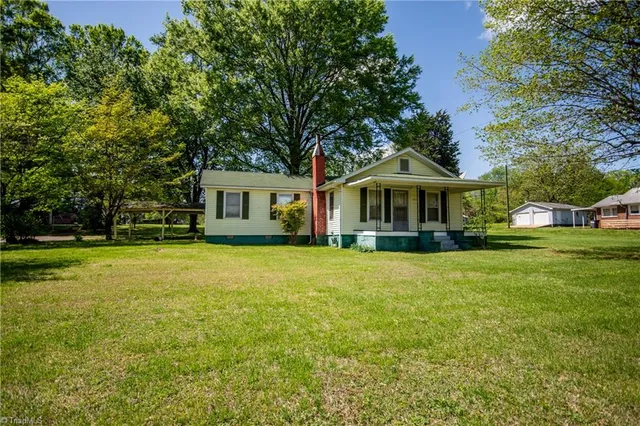 $195,000 | 501 Us Highway, Statesville, NC 28625