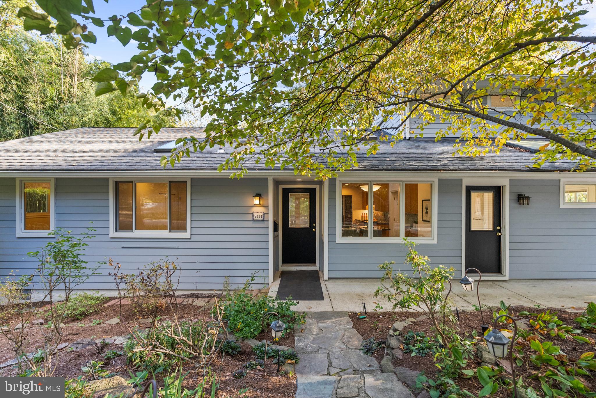 7111 Braeburn Place Bethesda, MD 20817 - Photo 4 of 86