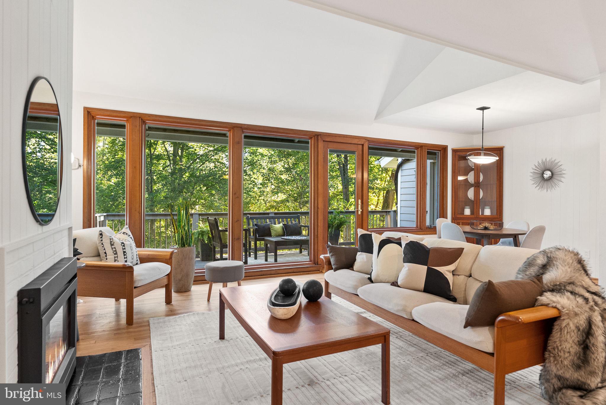 7111 Braeburn Place Bethesda, MD 20817 - Photo 6 of 86