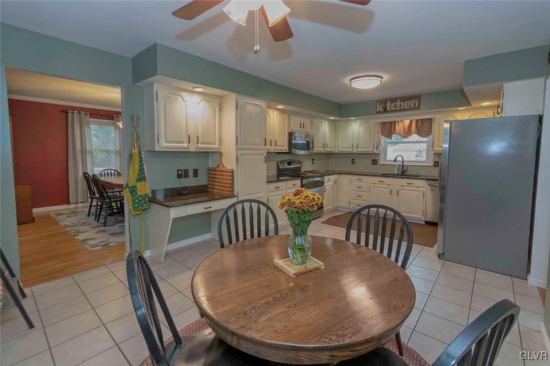 1050 Bridle Path Road Bethlehem, PA 18017 - Photo 8 of 26 Gallery Image 8