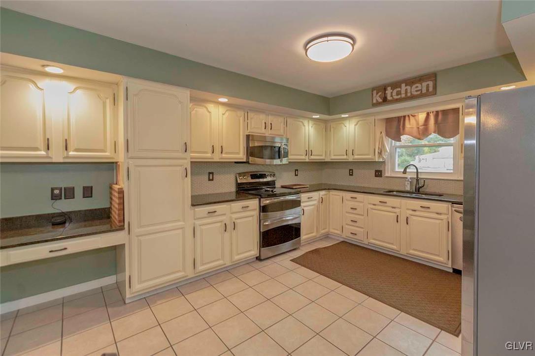 1050 Bridle Path Road Bethlehem, PA 18017 - Photo 10 of 26 Gallery Image 10