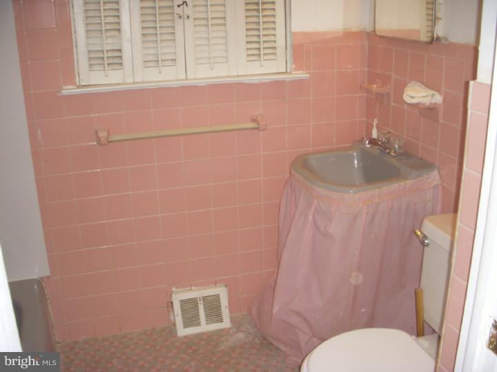 2847 Welsh Road Philadelphia, PA 19152 - Photo 14 of 25 Gallery Image 14