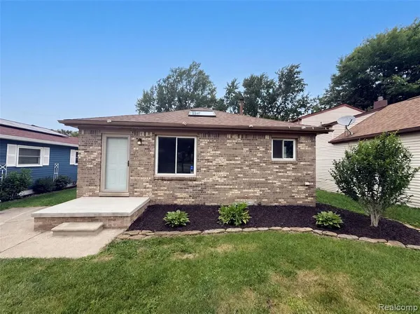 $205,000 | 33522 Fernwood Street, Westland, MI 48186