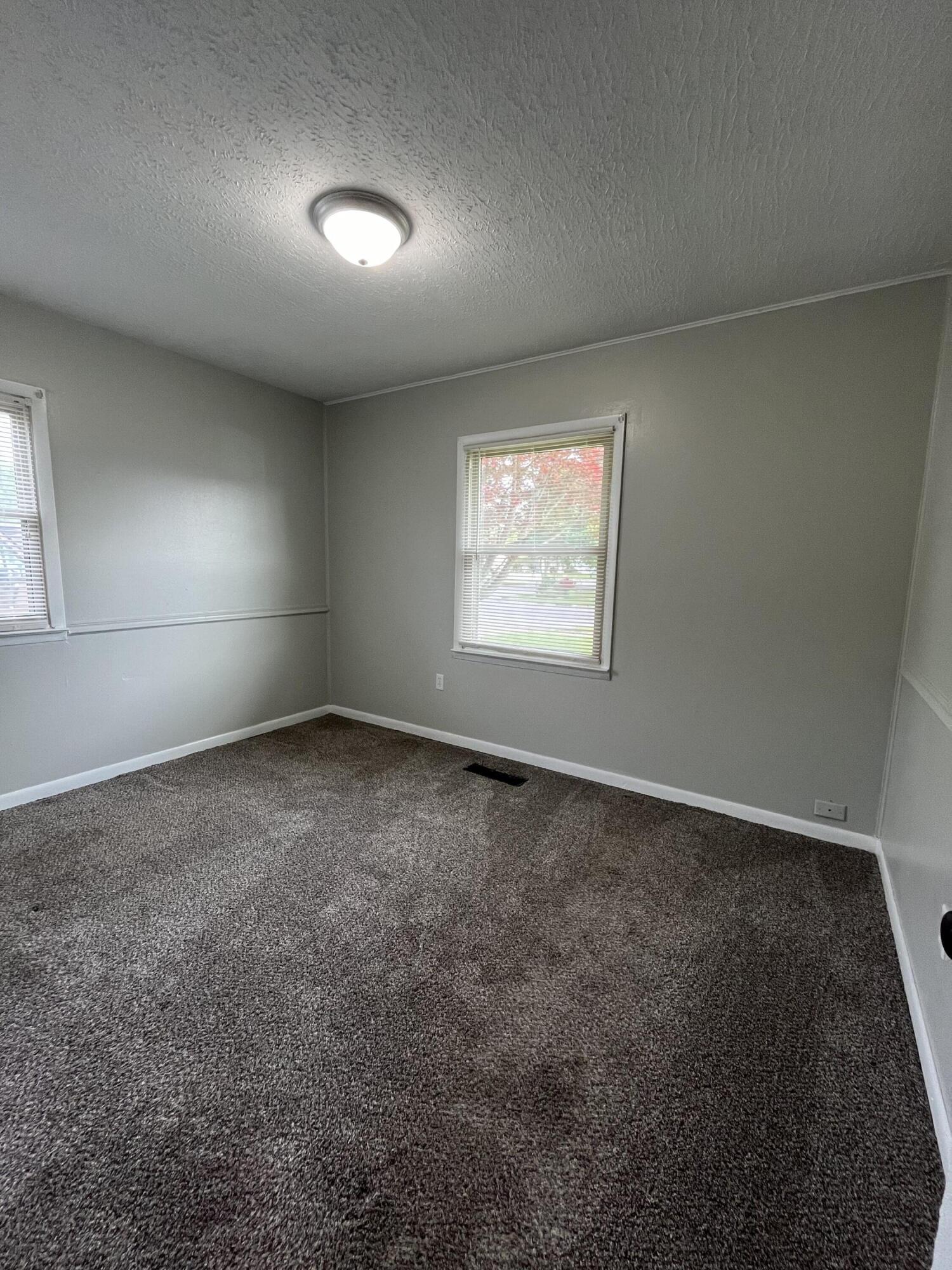 2045 South Hadley Road Springfield, OH 45505 - Photo 11 of 15 Gallery Image 11