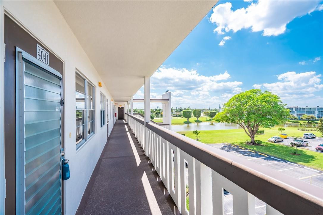 4041 Hythe A, Unit E1 Boca Raton, FL 33434 - Photo 5 of 22 Photo 5