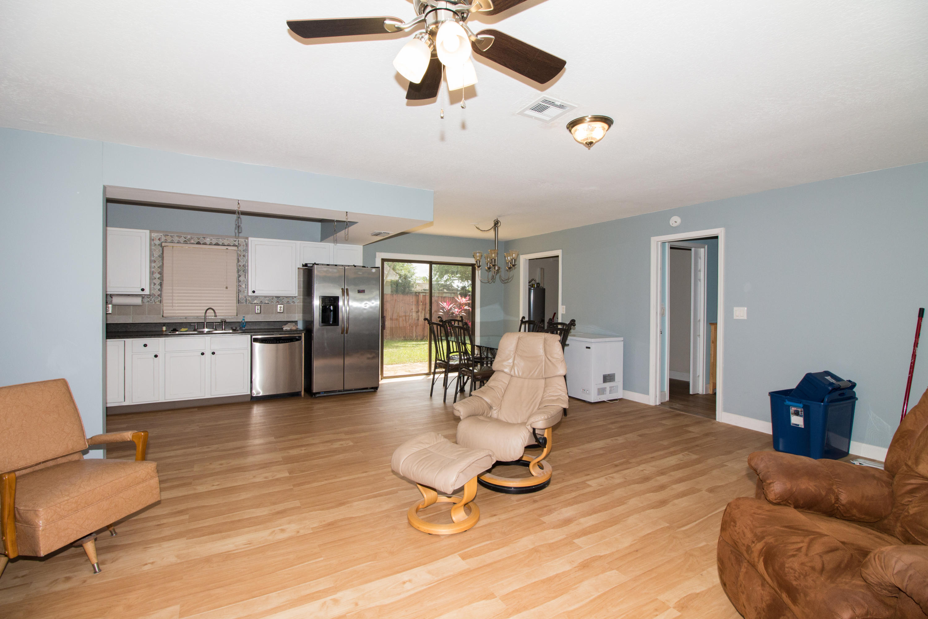 9160 Melody Road Lake Worth, FL 33467 - Photo 5 of 11 Family/Living