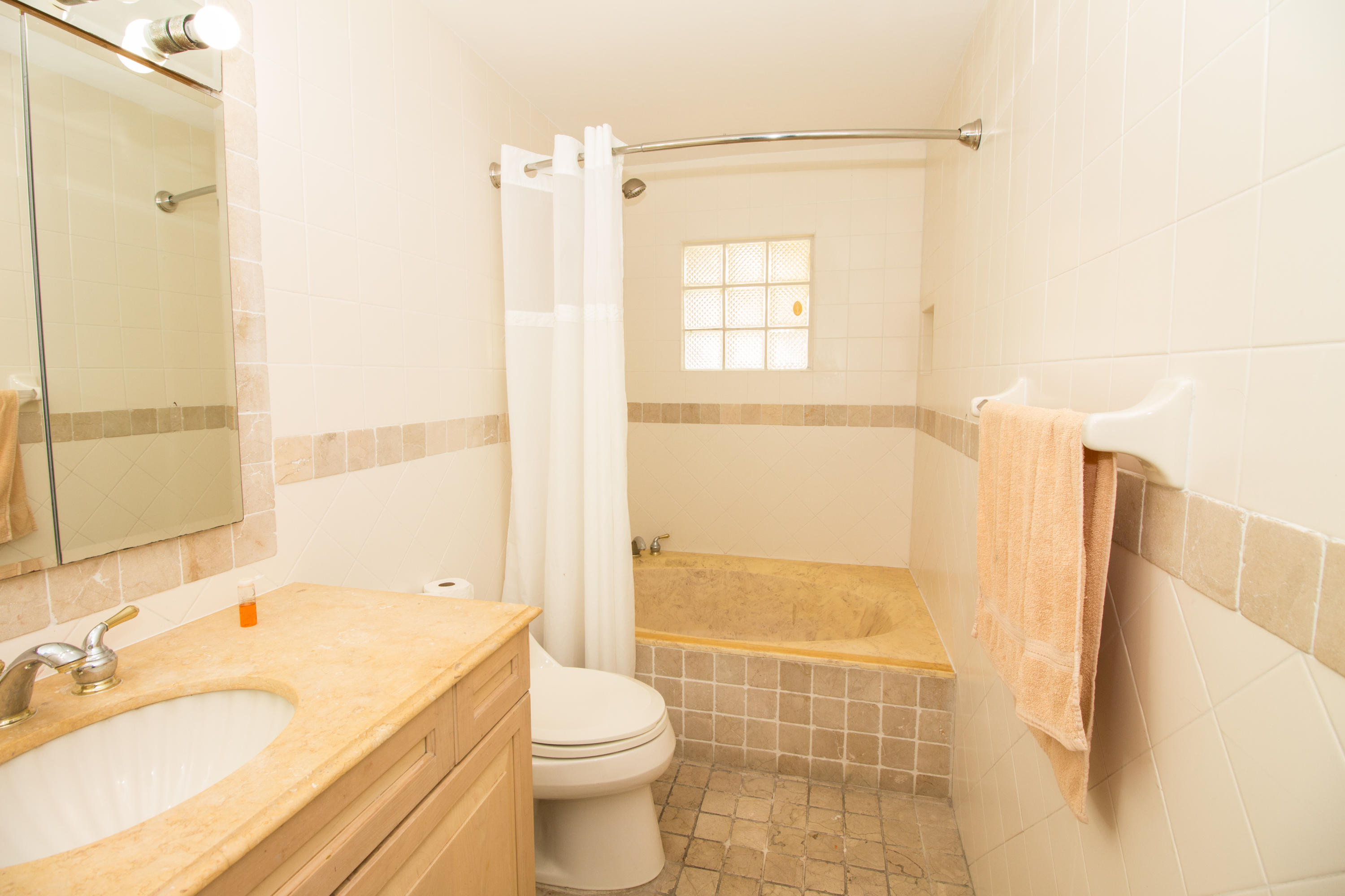 9160 Melody Road Lake Worth, FL 33467 - Photo 7 of 11 Master Bath