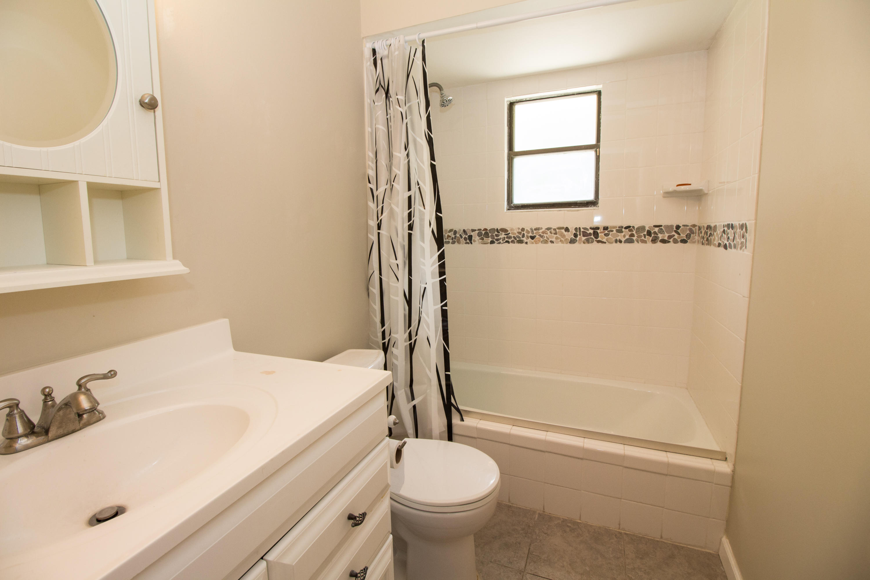 9160 Melody Road Lake Worth, FL 33467 - Photo 8 of 11 Guest Bath