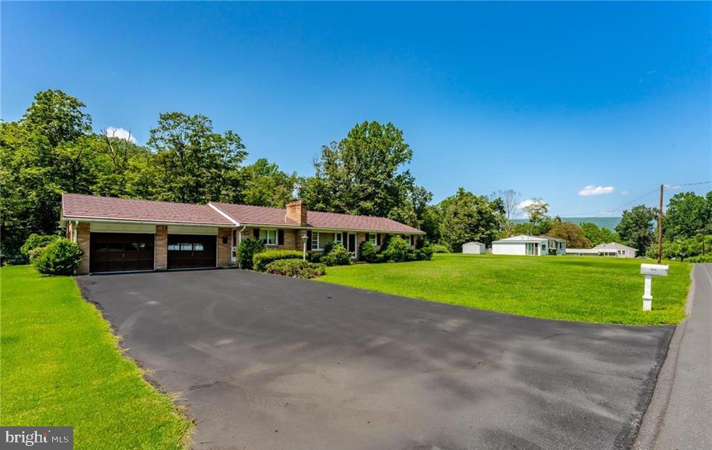 3573 Old Mill Road Slatington, PA 18080 - Photo 3 of 48 Gallery Image 3