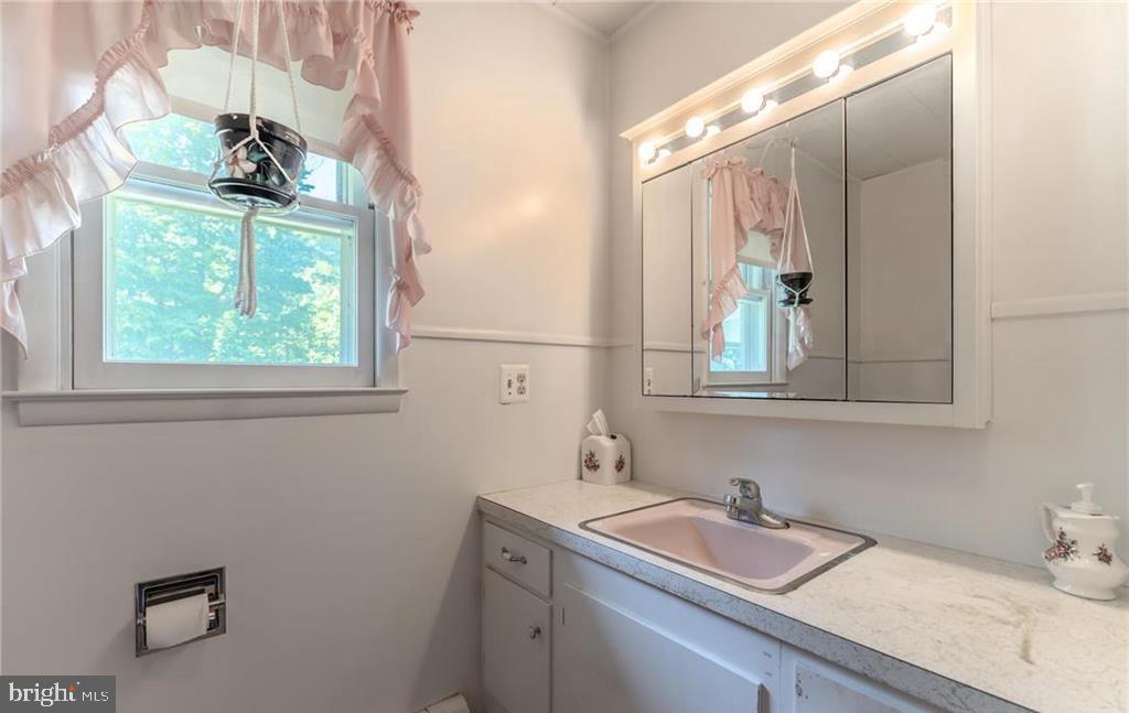3573 Old Mill Road Slatington, PA 18080 - Photo 35 of 48 Full Bathroom