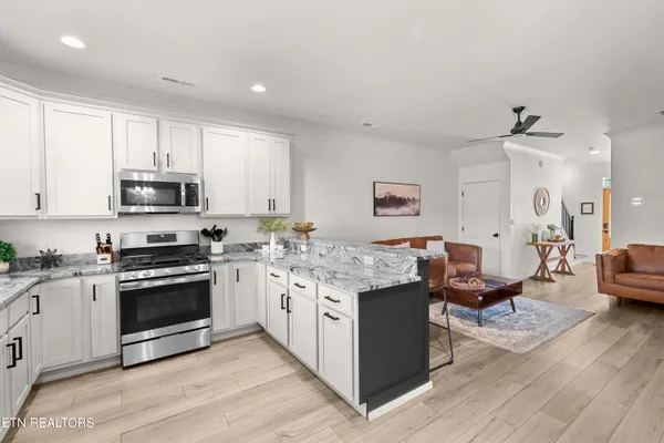 $535,000 | 422 Fleeta Williams Way, Pigeon Forge, TN 37862