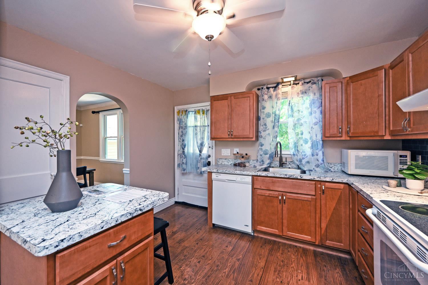 5587 Vogel Road Cincinnati, OH 45239 - Photo 16 of 42
