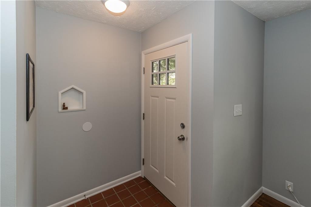 3325 Lincoln Road Indianapolis, IN 46222 - Photo 3 of 28 Gallery Image 3