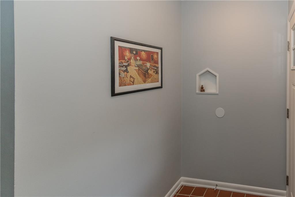3325 Lincoln Road Indianapolis, IN 46222 - Photo 4 of 28 Gallery Image 4